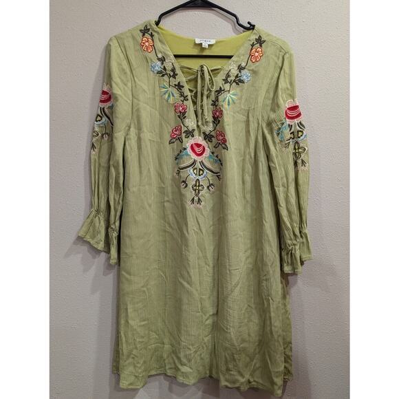 Chartreuse tunic blouse w/floral embroidery & laced up detail by Umgee, size M - Picture 1 of 7